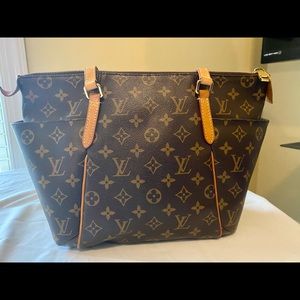 Louis Vuitton Totally PM
